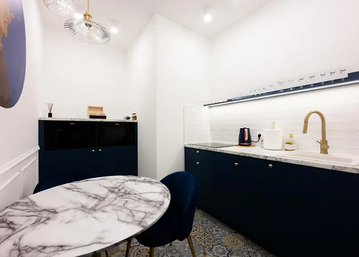 Bracka Main Square Apartment