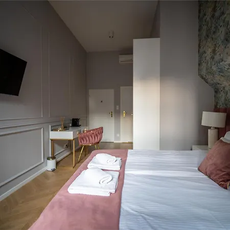 Bracka Main Square *