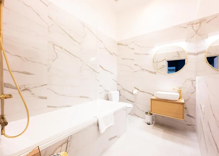 Bracka Main Square *