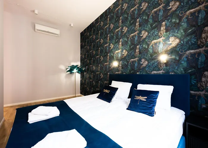 Bracka Main Square Apartamento